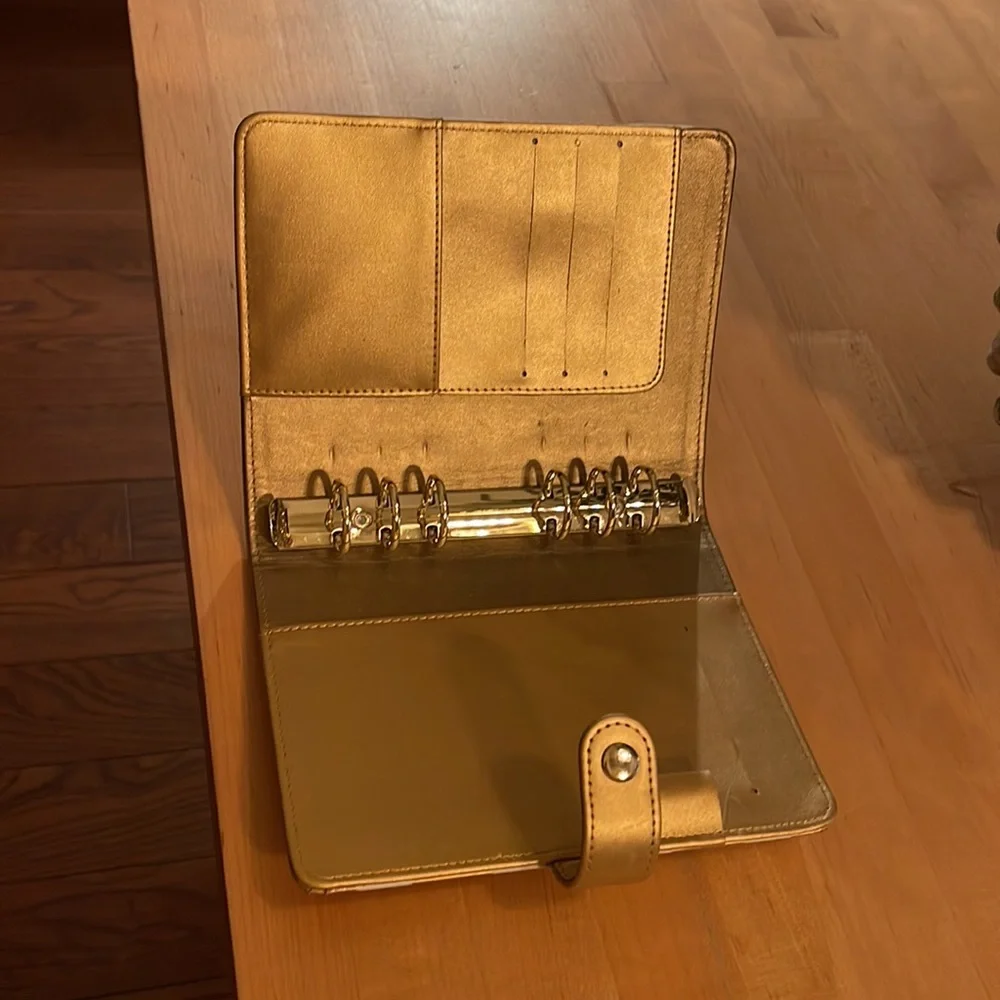 Second hand planner with calendar pages and tabs